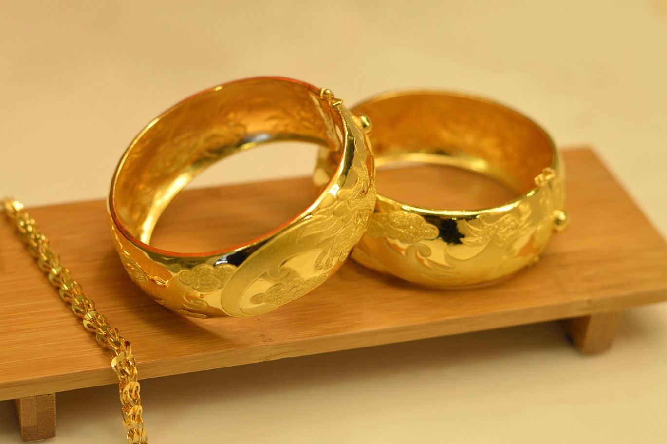 Assortment of 14k gold filled jewelry supplies including chains, jump rings, and clasps from Summit Gold Resources.
