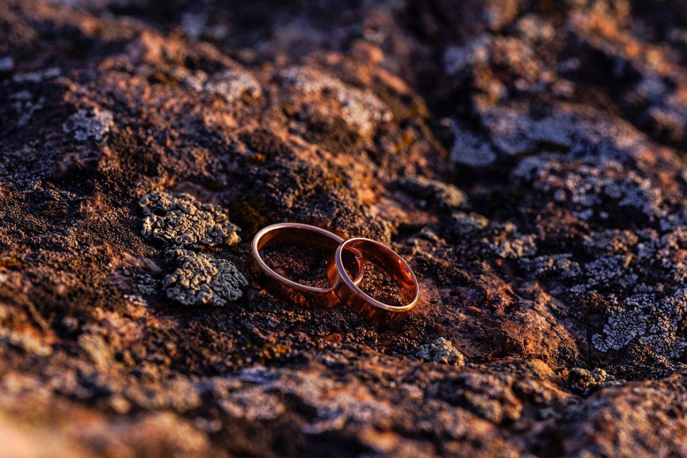 Close-up of intricate Brazilian Gold Plated Jewelry Manufacturers' products, showcasing quality and craftsmanship.