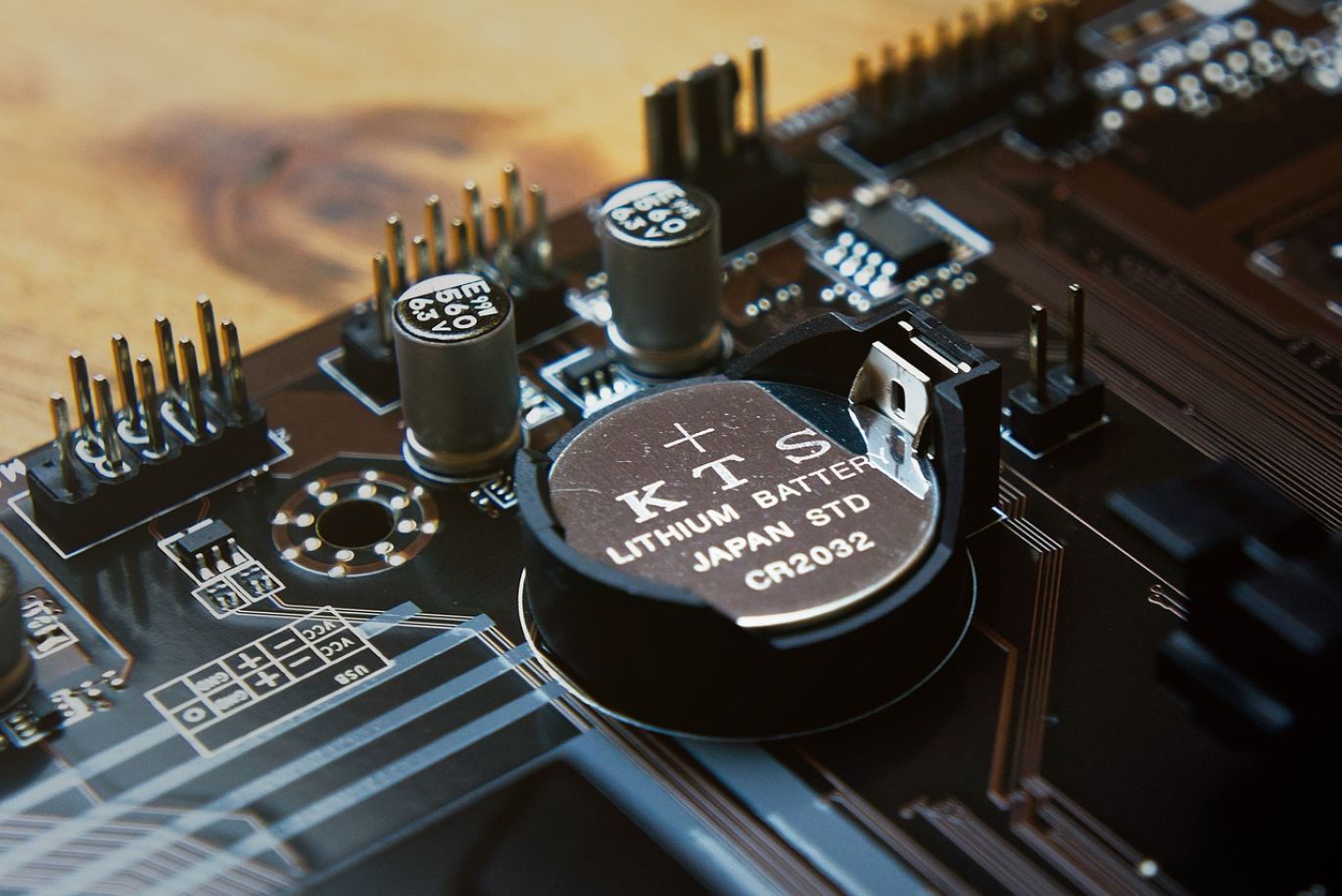 Companies Manufacturing Lithium Ion Batteries - Raw materials like cobalt and graphite supplied by Summit Gold Resources.