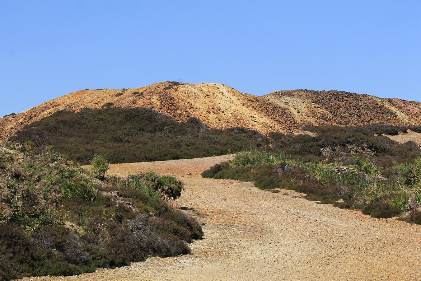 Image showing Copper Ore Extraction process with Summit Gold Resources's logo
