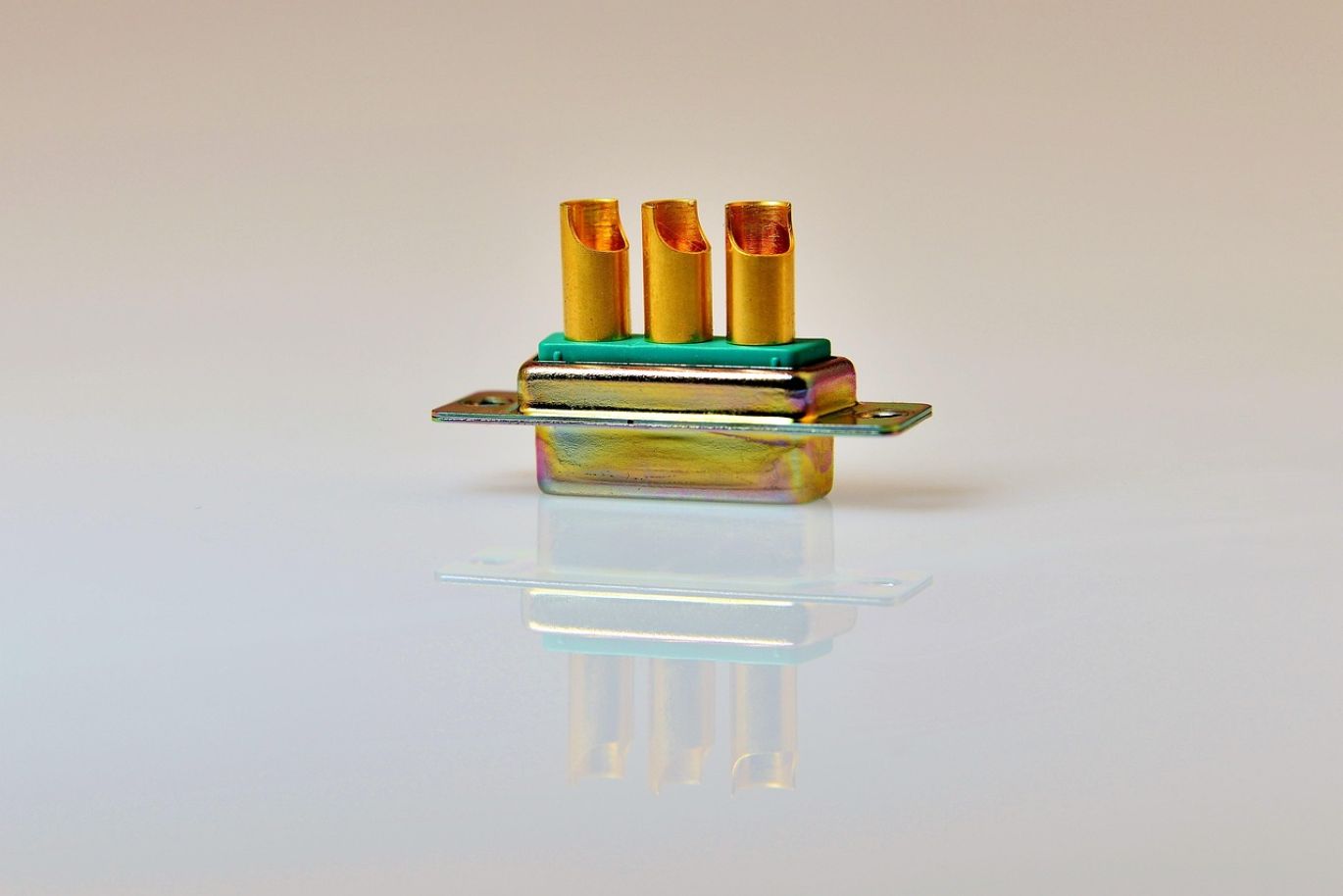 Close-up of raw gold materials for Gold Plated Jewelry Vendors, showcasing quality and potential