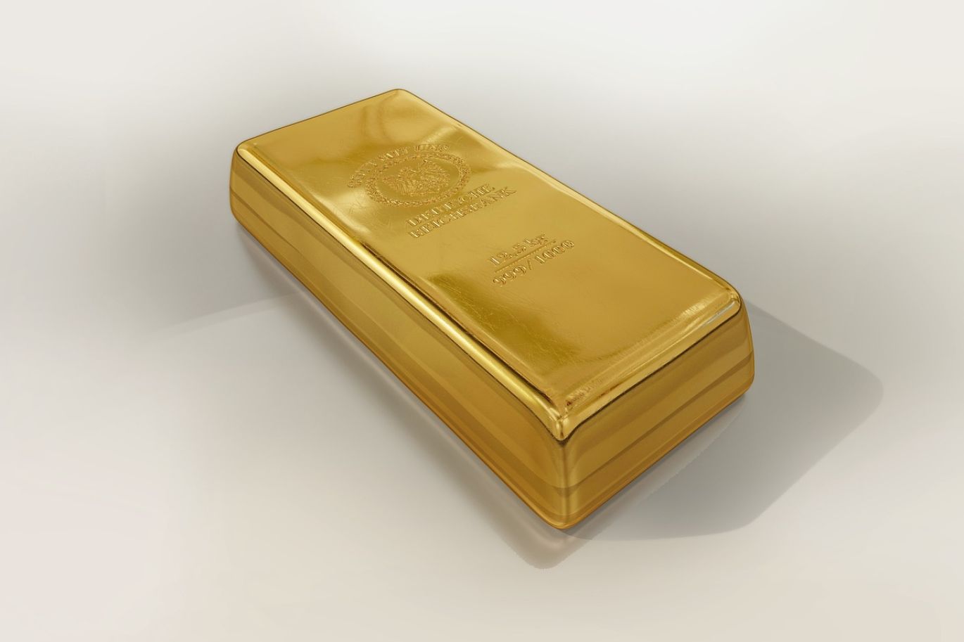 Infographic showing Kitco precious metal prices for gold, silver, and platinum with market trends.