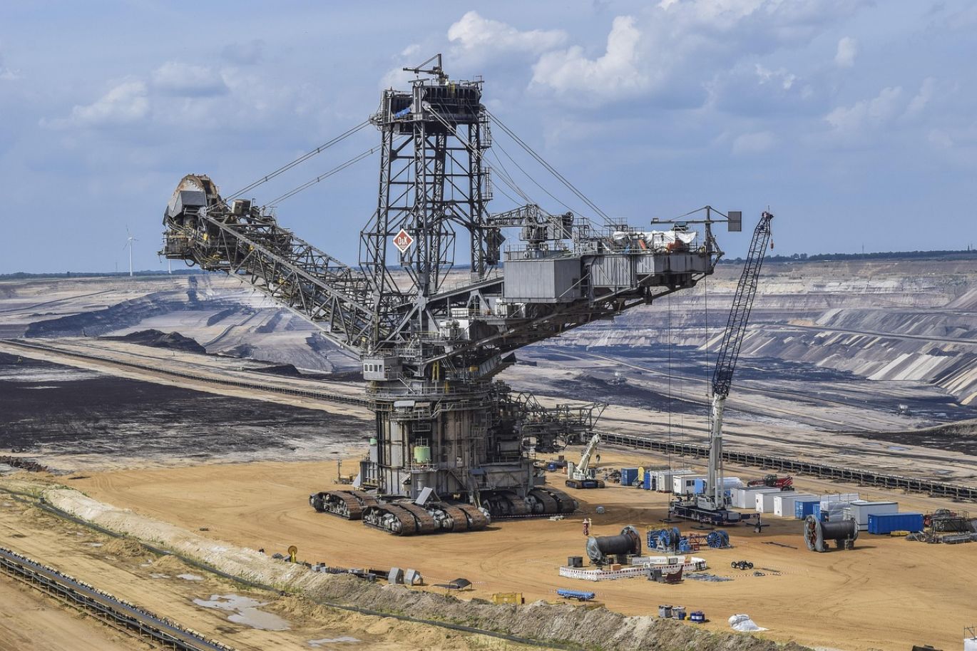 Largest Canadian Mining Companies - Summit Gold Resources's mineral sourcing in Kenya