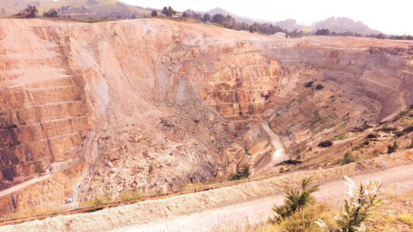 Minerals being legally mined and processed in Kenya by Summit Gold Resources