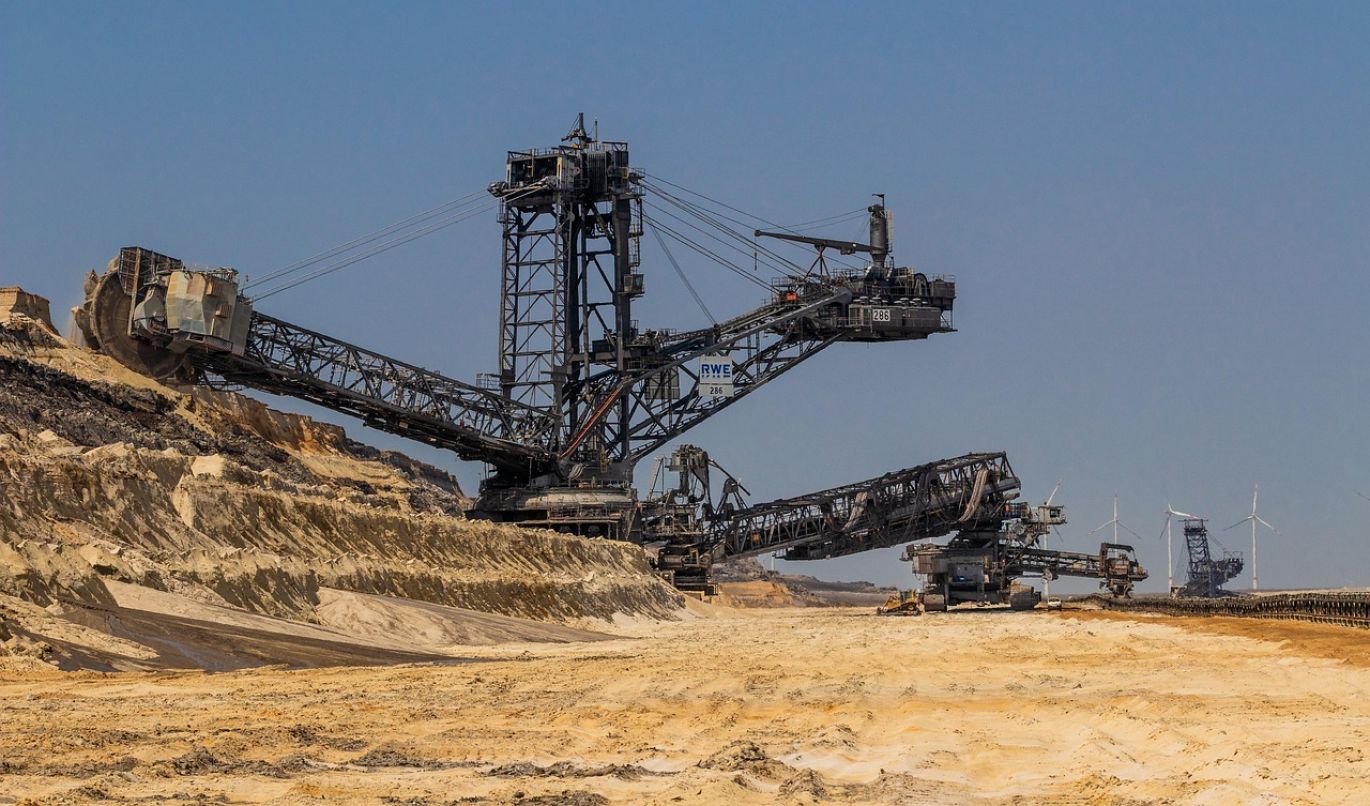 Summit Gold Resources experts discussing Metals And Mining Sector Stocks in Kenya