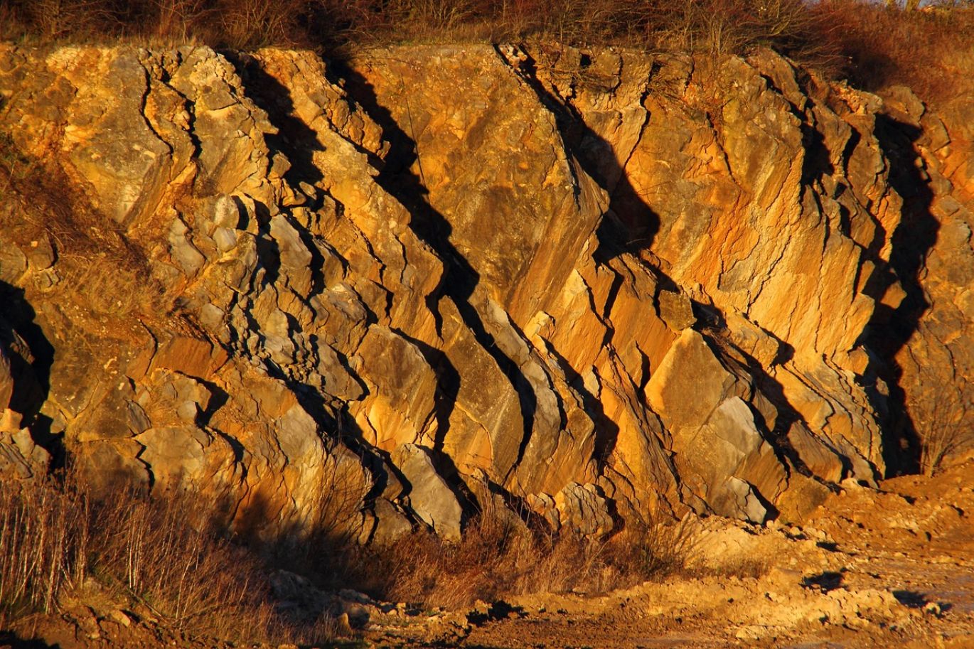 Summit Gold Resources, a leading mineral dealer in Kenya, showcasing quality minerals for sale at rock shops.