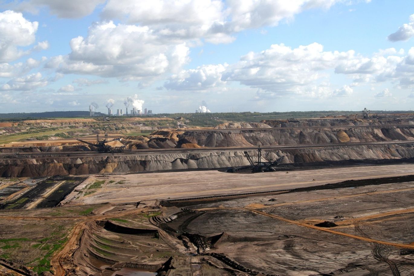Close-up of raw minerals like limestone and clay, essential components for Minerals Used To Make Cement.