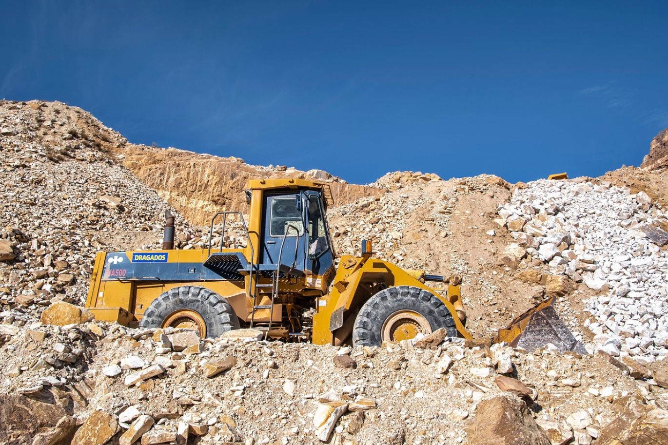 Mining Ca - Summit Gold Resources's expertise in Kenya's mineral trade and supply
