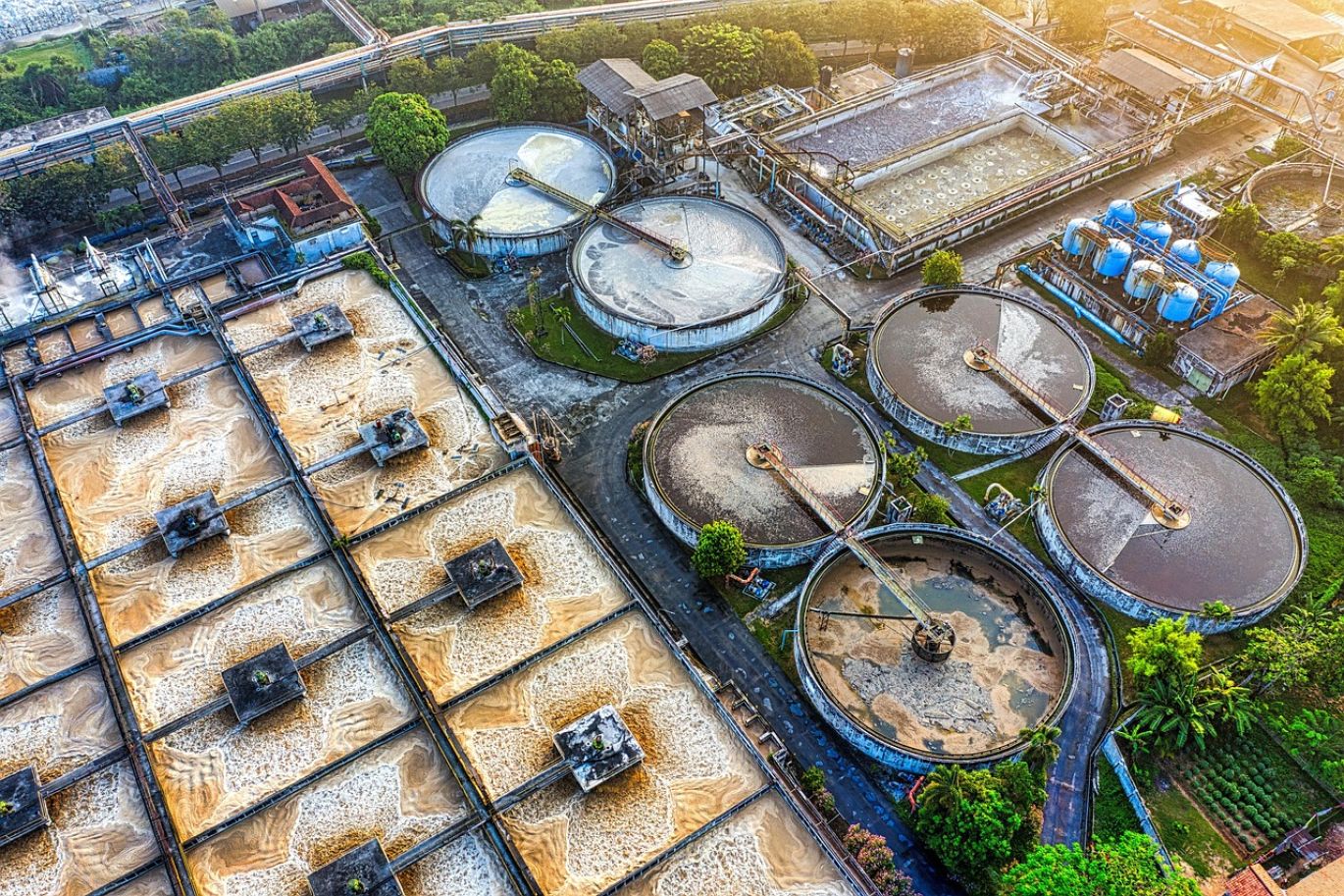 Industrial process for Molybdenum Manufacturing using high-quality minerals sourced by Summit Gold Resources.