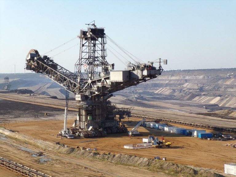 Open Cast Mining Drilling And Blasting operation in Kenya with Summit Gold Resources's expertise