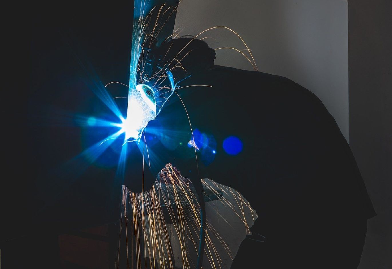 Palladium market applications including automotive, electronics, and jewelry with Summit Gold Resources sourcing expertise.