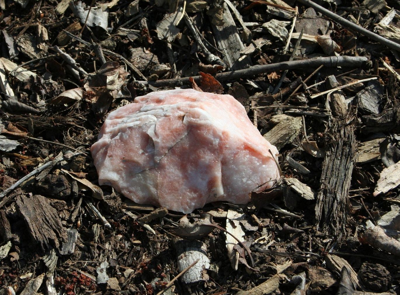 High-quality Titanium Silicate Mineral from Summit Gold Resources for industrial use